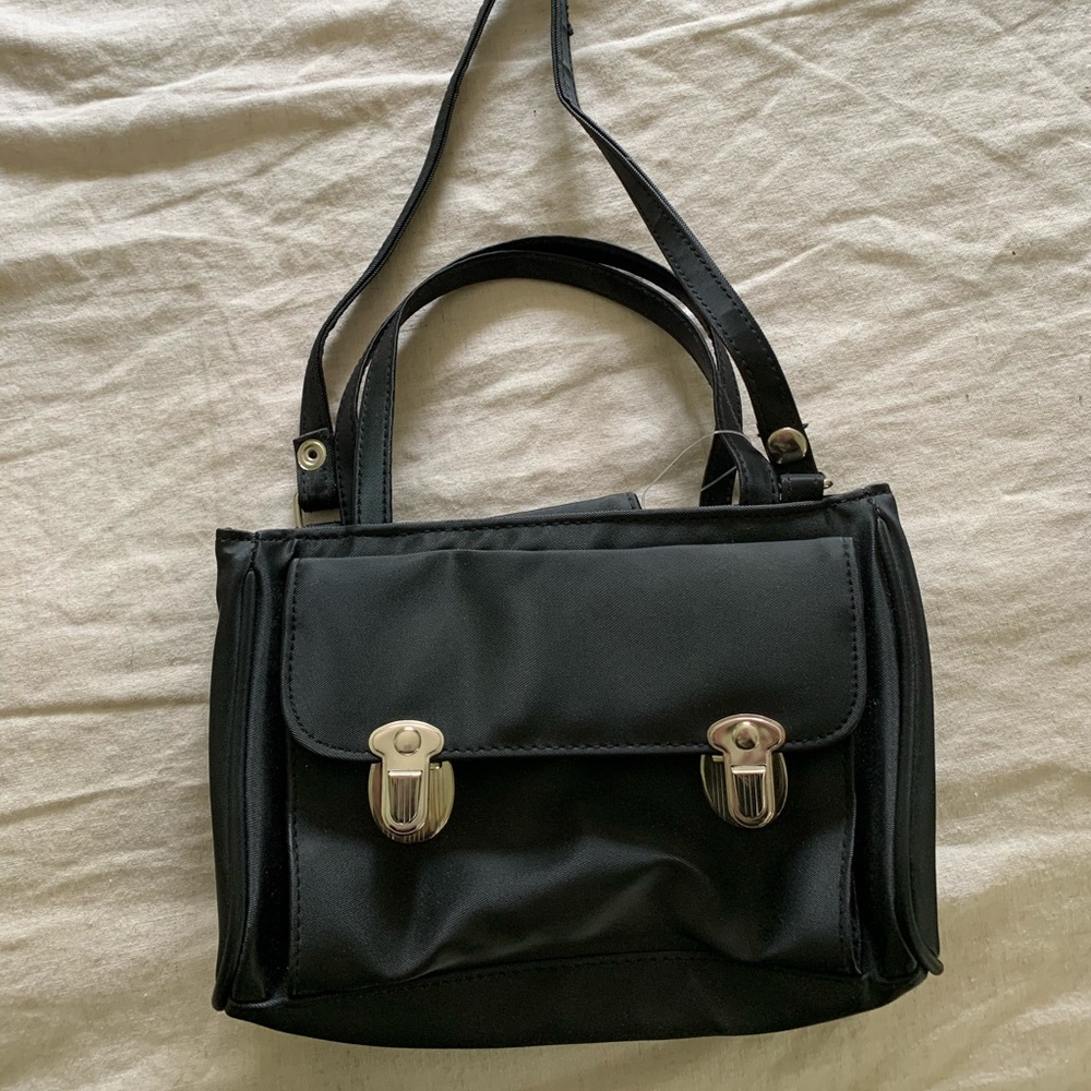 Black organizer purse